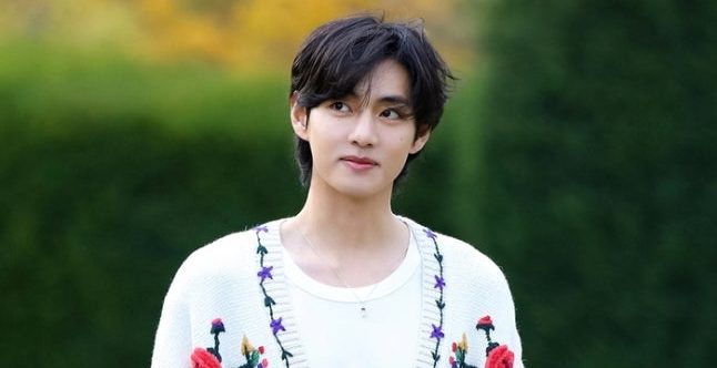 BTS: V positions a new solo song with over 400 million