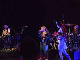 (links) Sierra, (rechts) Bianca, (Quelle: theaterspektakel.ch)