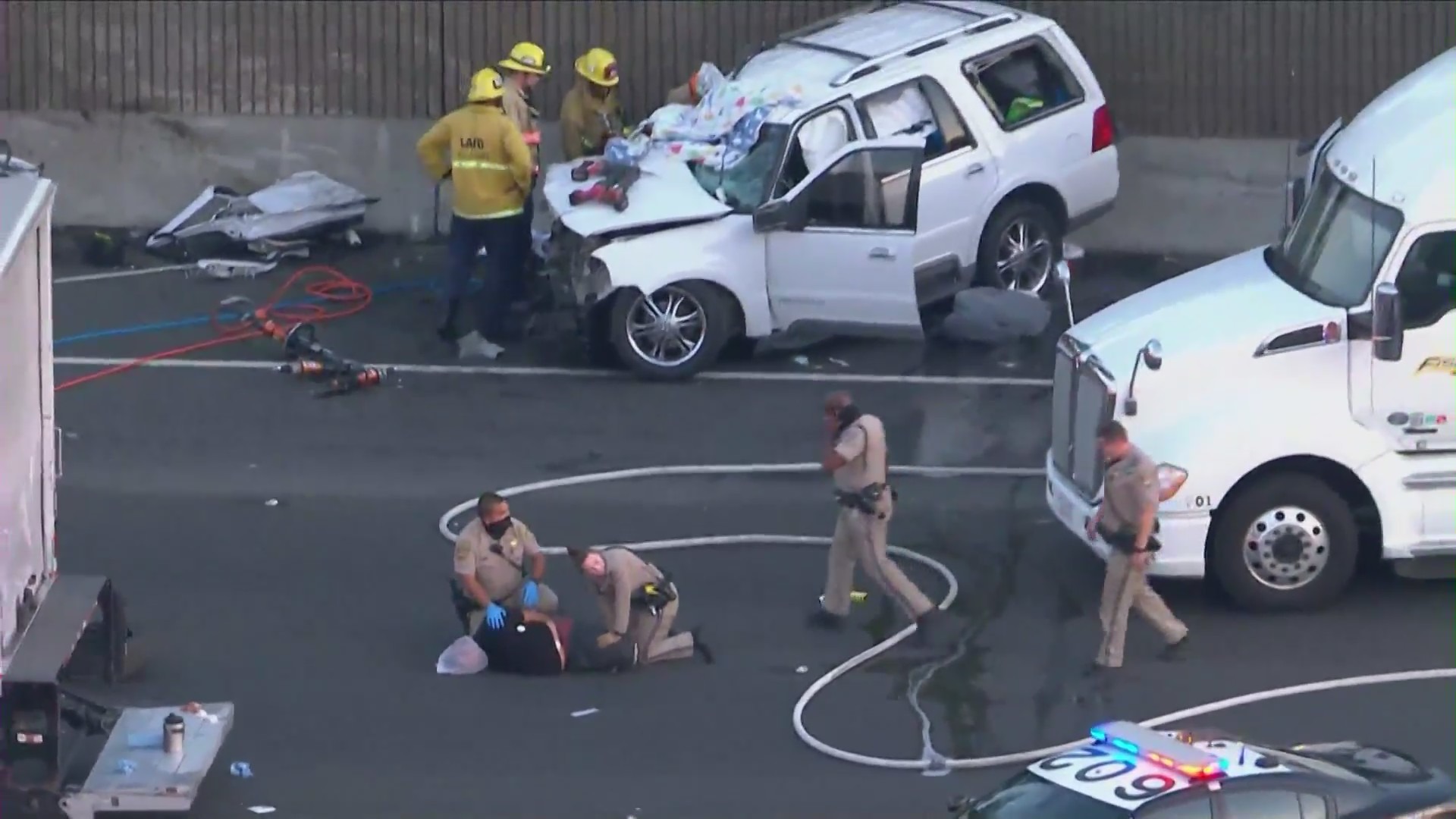 1 dead 5 injured including children in wrong-way crash on 101 freeway in encino ktla on car accident austin tx september 26