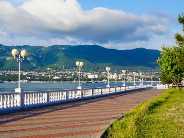 Бронируйте экскурсии в геленджике по тел: Gorod Gelendzhik Dostoprimechatelnosti I Ekskursii Otdyh I Turizm Poleznye Stati Sajt Kurahovo I Marinki