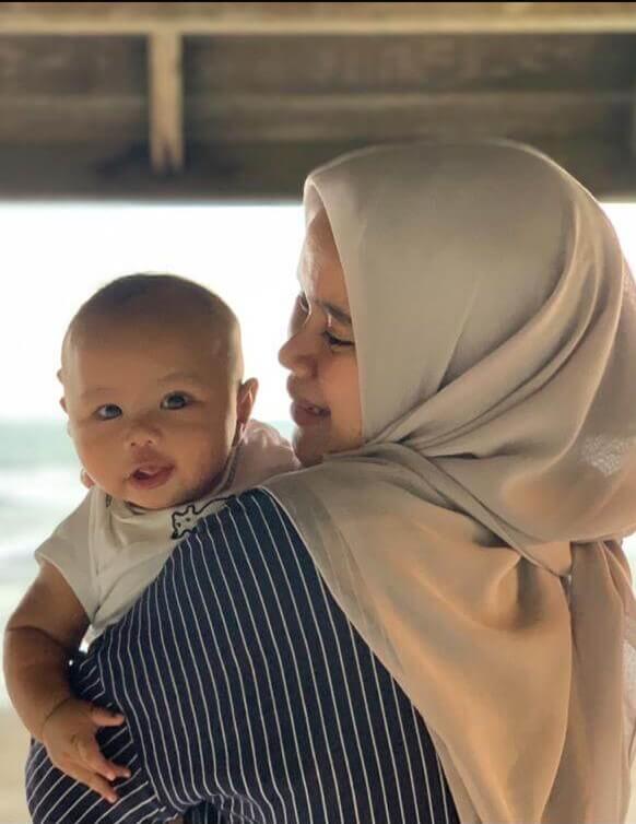 bercak putih dan gatal