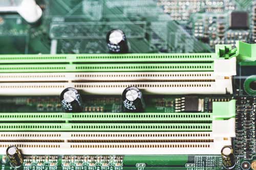 Merupakan sirkuit atau papan induk utama dalam laptop. â 13+ Komponen-Komponen Motherboard & Fungsinya LENGKAP