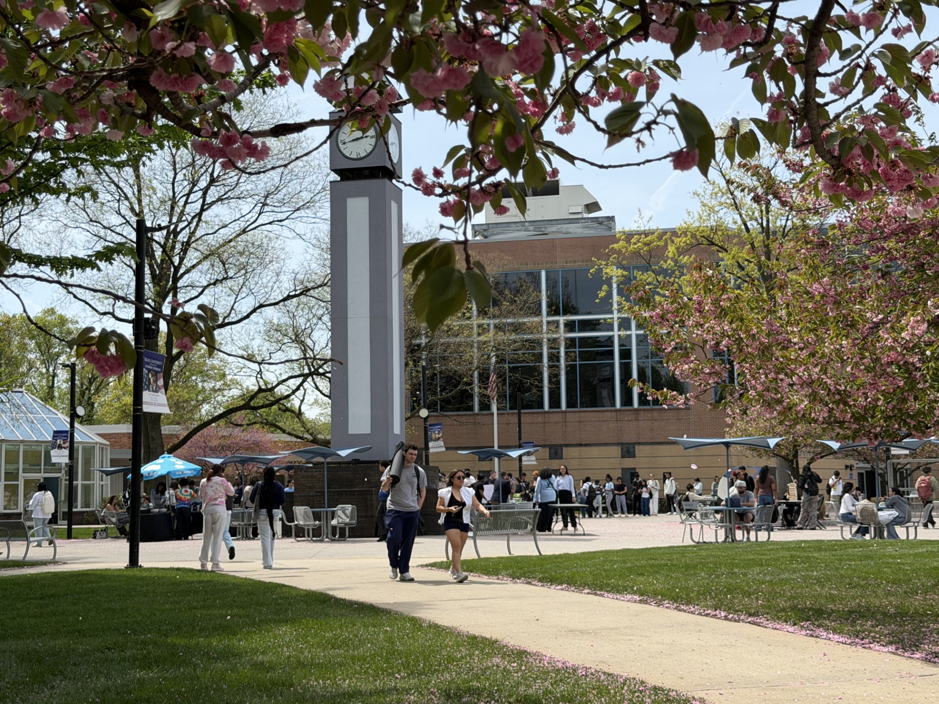 The Hours In Between: How Kean Students Live In the Gaps