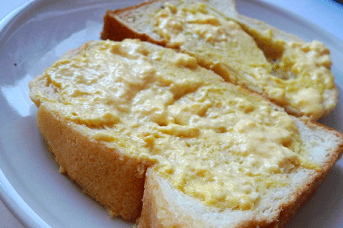 實驗！把石安牧場的柔滑布丁塗在麵包上…