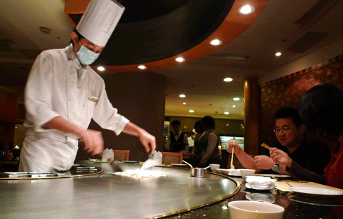 圓桌鐵板燒