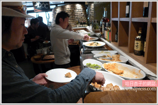 大阪美國村美食  ｜  1080日圓比薩、義大利麵、沙拉吧90分鐘食放題(*^▽^*)