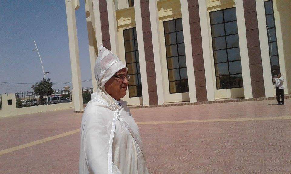 بوجدور: عامل الإقليم يأمر بهدم و إعادة بناء مسجد”عبد البار”