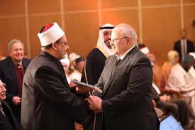 صوت وصورة جدل بين شيخ الازهر ورئيس جامعة القاهرة “فيديو”