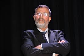 لا أحد فوق القانون: تقديم البرلماني السيمو أمام النيابة العامة في قضية تبديد أموال عمومية والبرلماني المهاجري يمثل أمام القضاء بالبيضاء