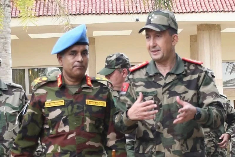 تعزيز التعاون الأمني في الصحراء المغربية..لقاء رفيع المستوى بين القوات المسلحة الملكية وبعثة المينورسو..