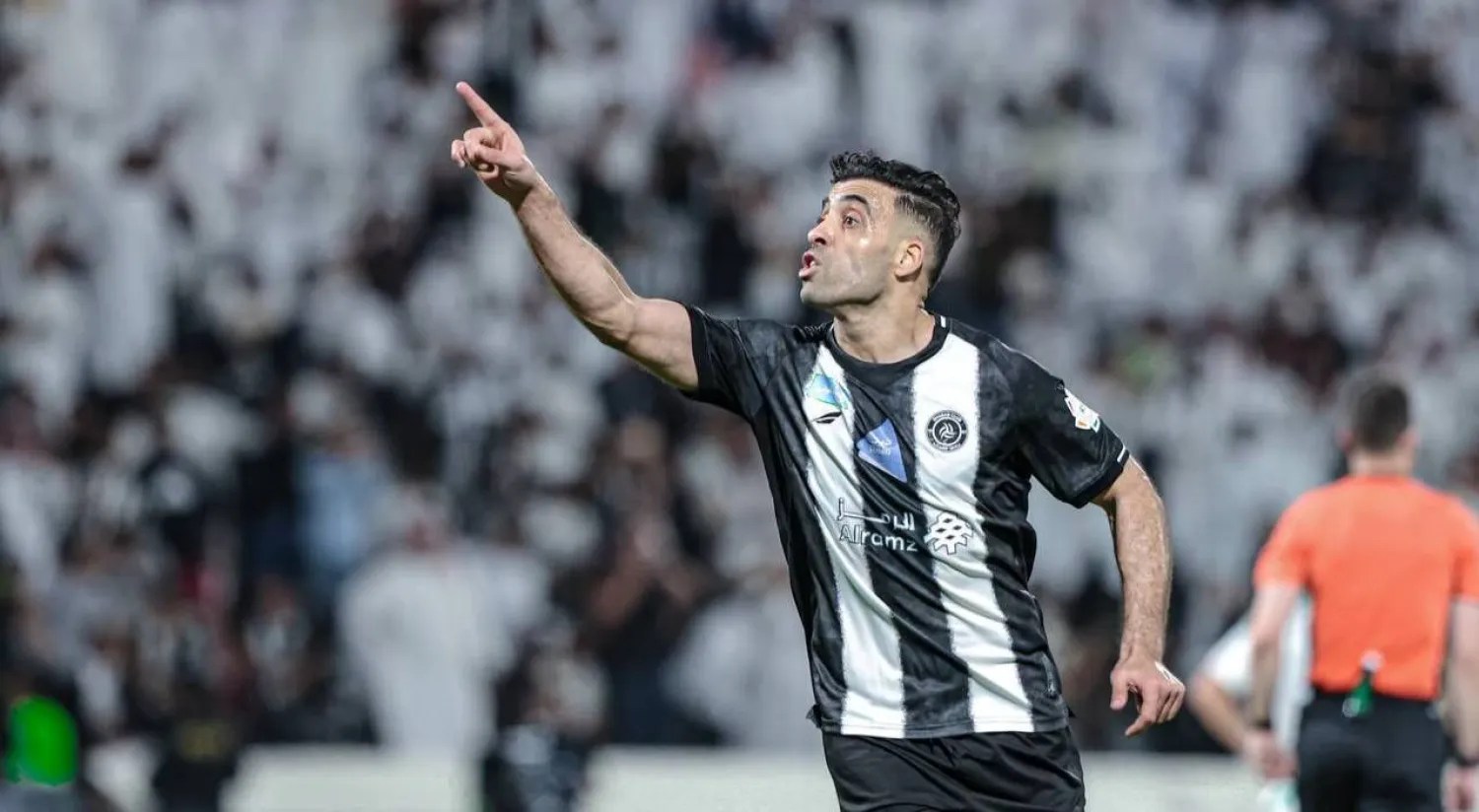 عبد الرزاق حمدالله.. الهدّاف الذي جعل من الدوري مسرحاً لمجده