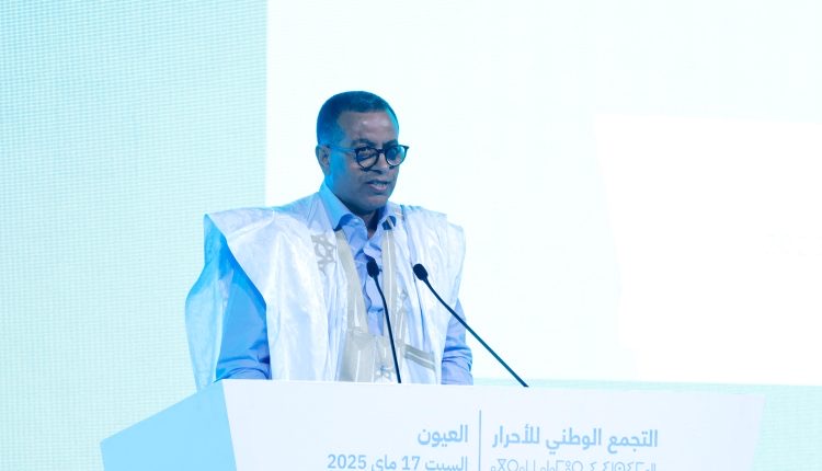 رئيس جماعة ساحلية بالعيون يتنصل من وعوده بدعم المقاولات الإعلامية: لقاء بروتوكولي بلا أثر..