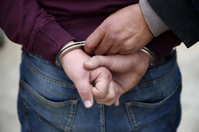 أمن العيون يوقف متهماً بسرقة 54 ألف درهم من داخل سيارة في ظرف وجيز