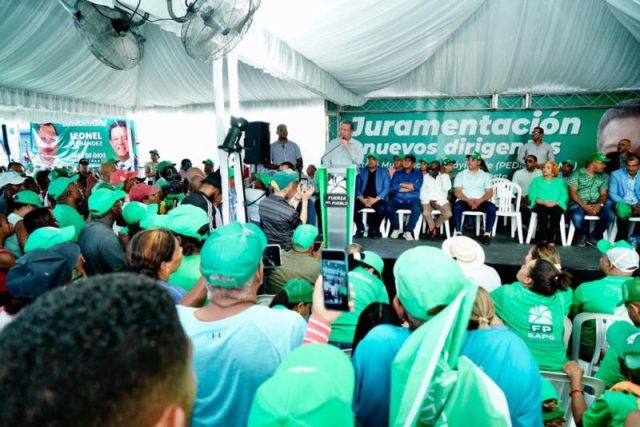 Leonel: "Frente al cambio pa' tra', volvemos pa' lante con la Fuerza del Pueblo"