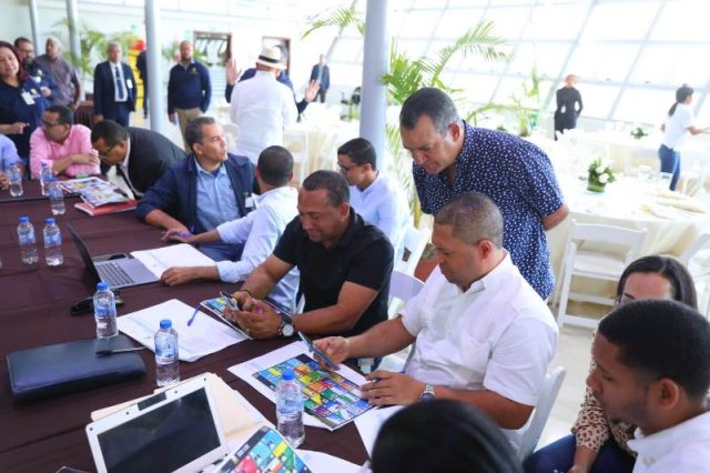 JCE y organizaciones políticas inician revisión de boletas municipales