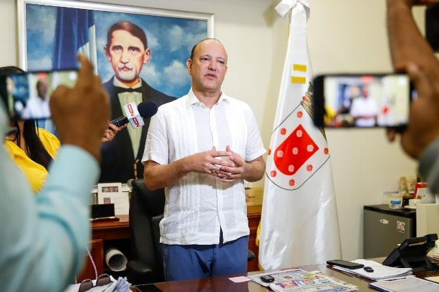 Ulises espera diputados aprueben reforma a ley sobre desechos sólidos