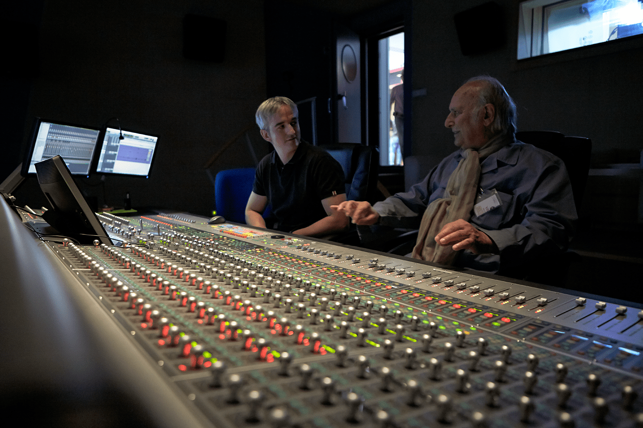 Jesús Espada (izqd) junto al director Carlos Saura