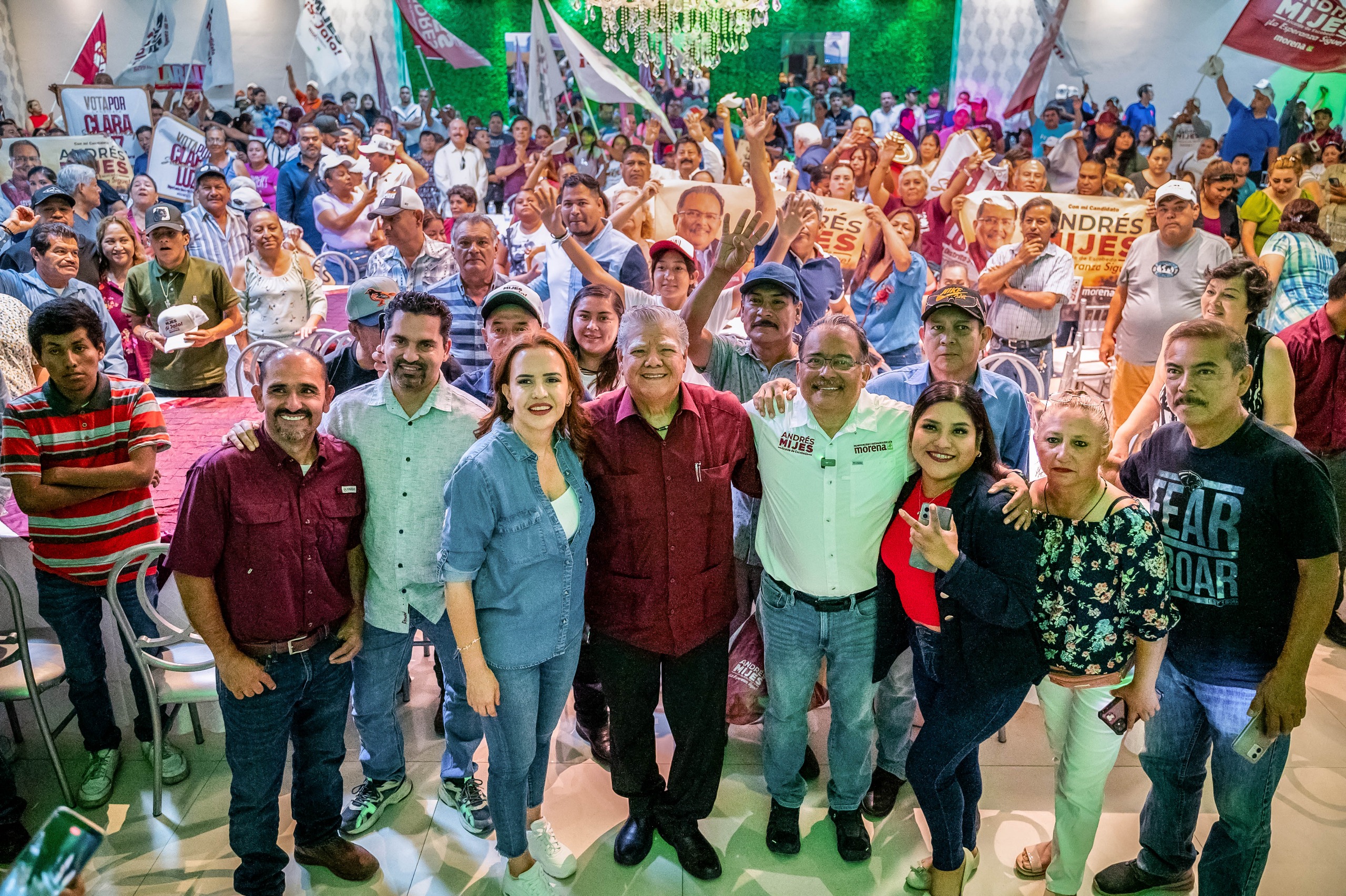 PROMETE MIJES BIENESTAR A TAXISTAS, OFERENTES Y SUS FAMILIAS
