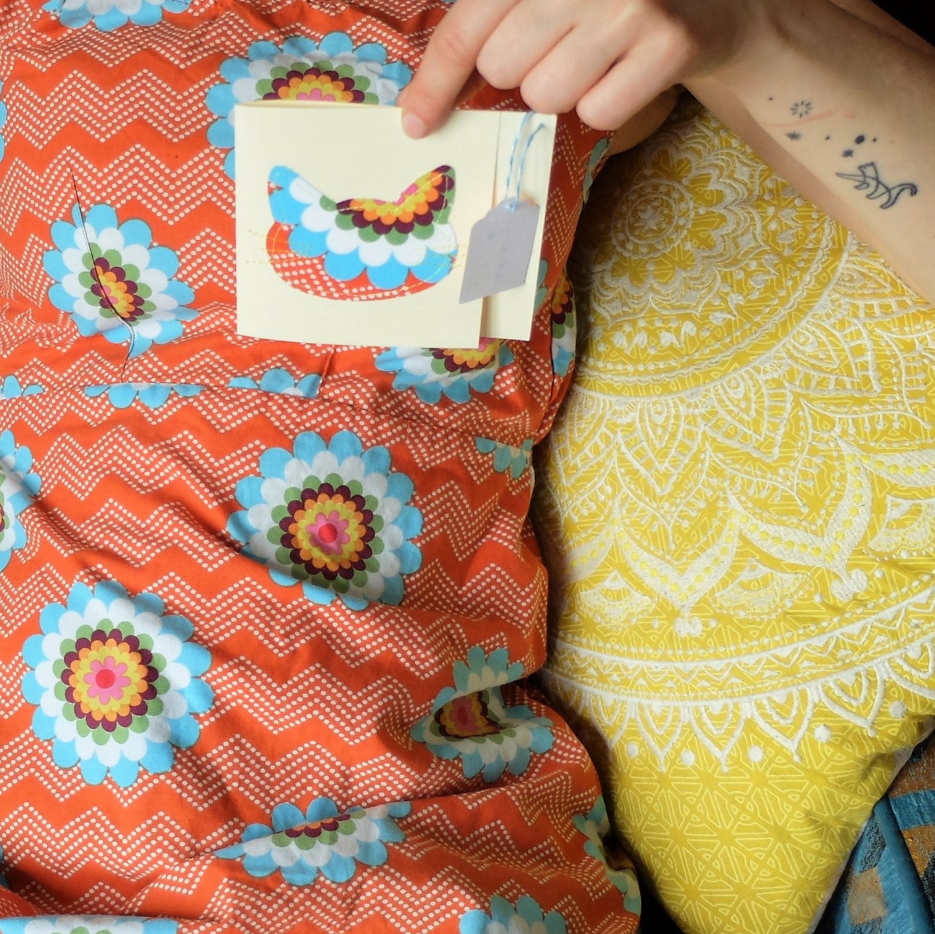 D'après des chutes de tissu