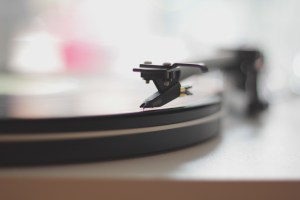 Picture by Luke Chesser - unsplash.com