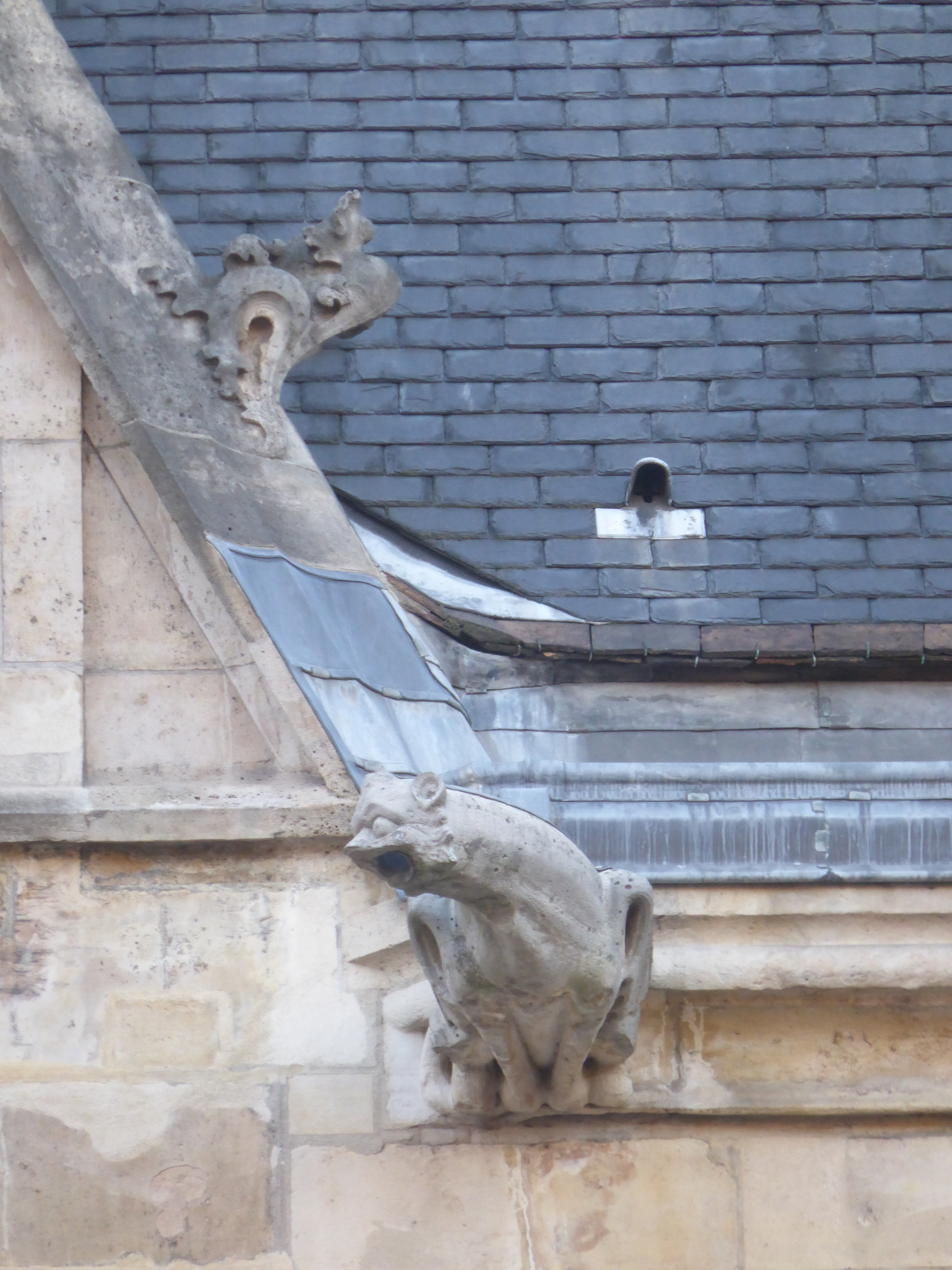 Roof creature
