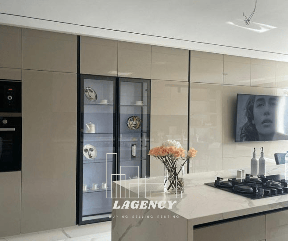 À Vendre : Appartement d’Exception 300 m² avec Vue Mer Latérale Ain Diab Casablanca