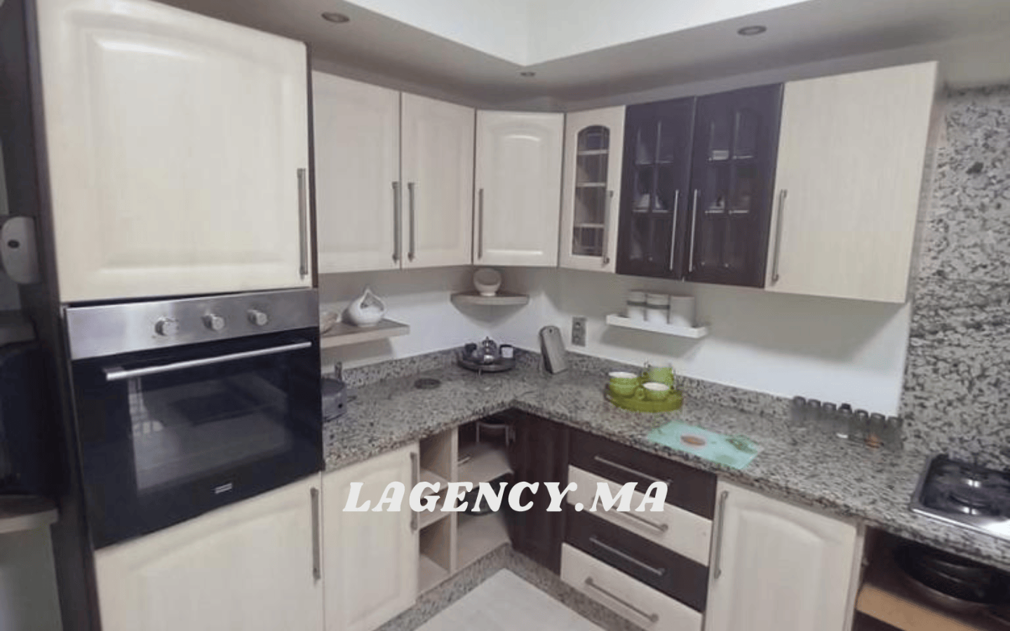 Appartement à louer 200 m² à CIL