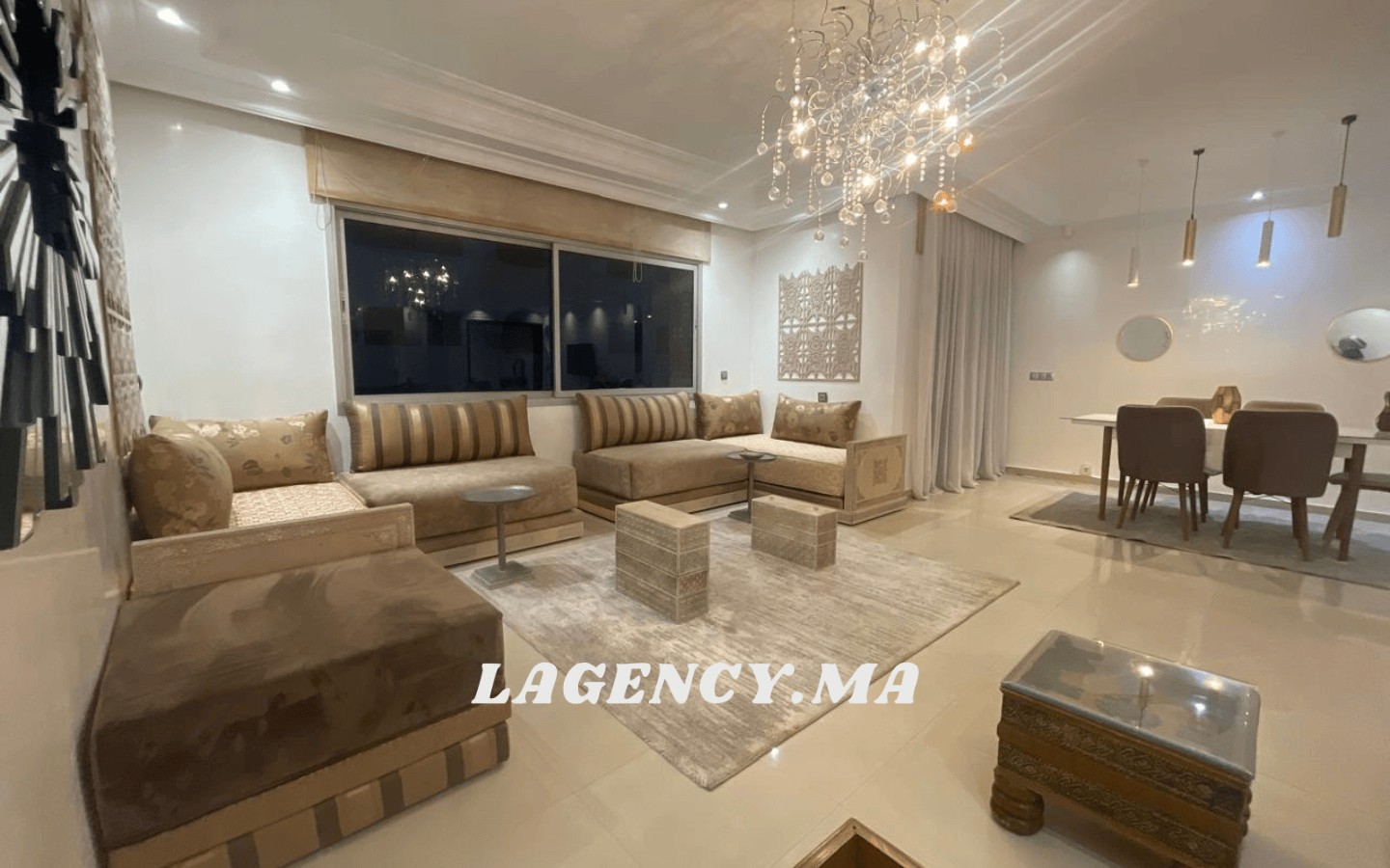 Appartement à louer 200 m² à CIL