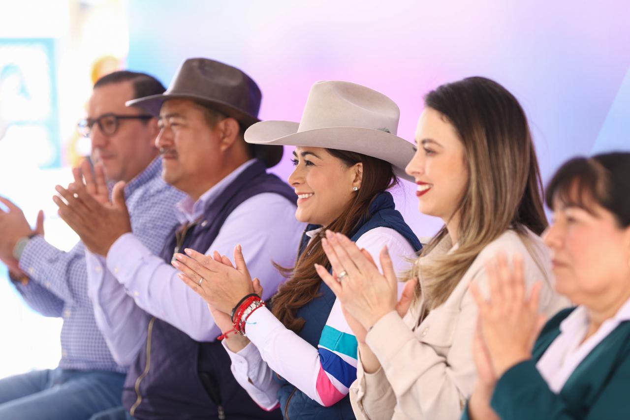 TERE JIMÉNEZ ARRANCA PROGRAMA DE EMPLEO TEMPORAL EN EL LLANO; ADICIONALMENTE ENTREGÓ OBRA PÚBLICA