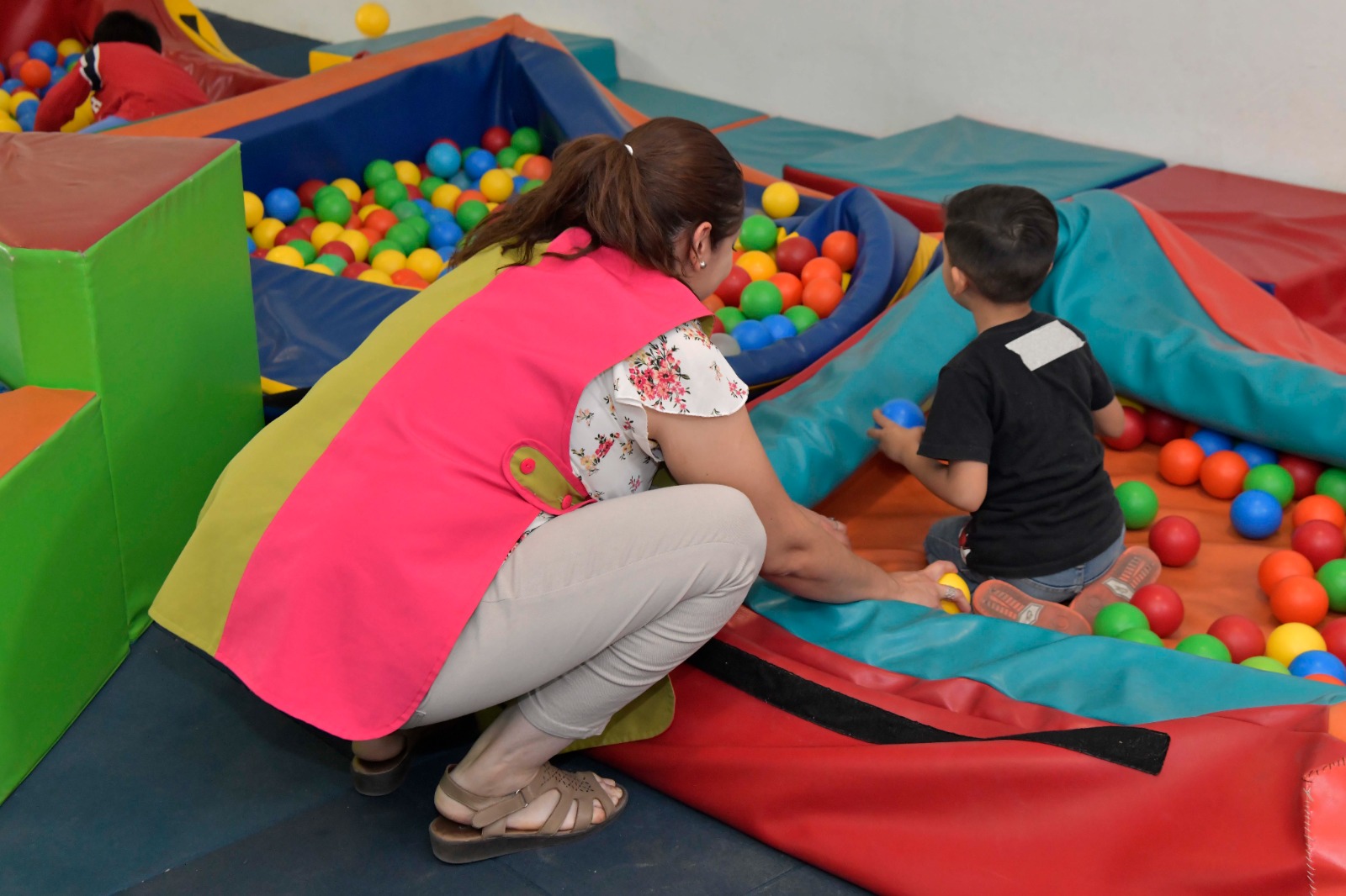 EN APOYO A PADRES Y MADRES TRABAJADORES DE LA FNSM, DIF ESTATAL OFRECE SERVICIO DE GUARDERÍA