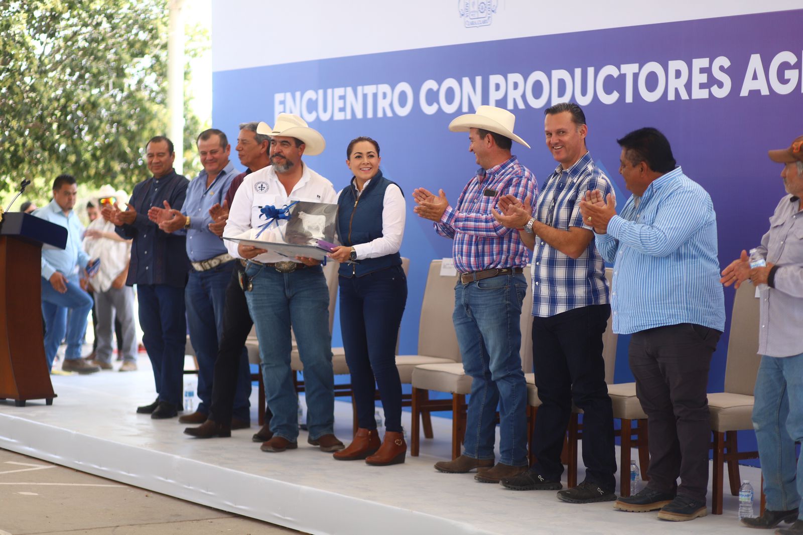 “NO LOS VAMOS A DEJAR ABAJO”; SE REÚNE TERE JIMÉNEZ CON PRODUCTORES DE SAN FRANCISCO DE LOS ROMO