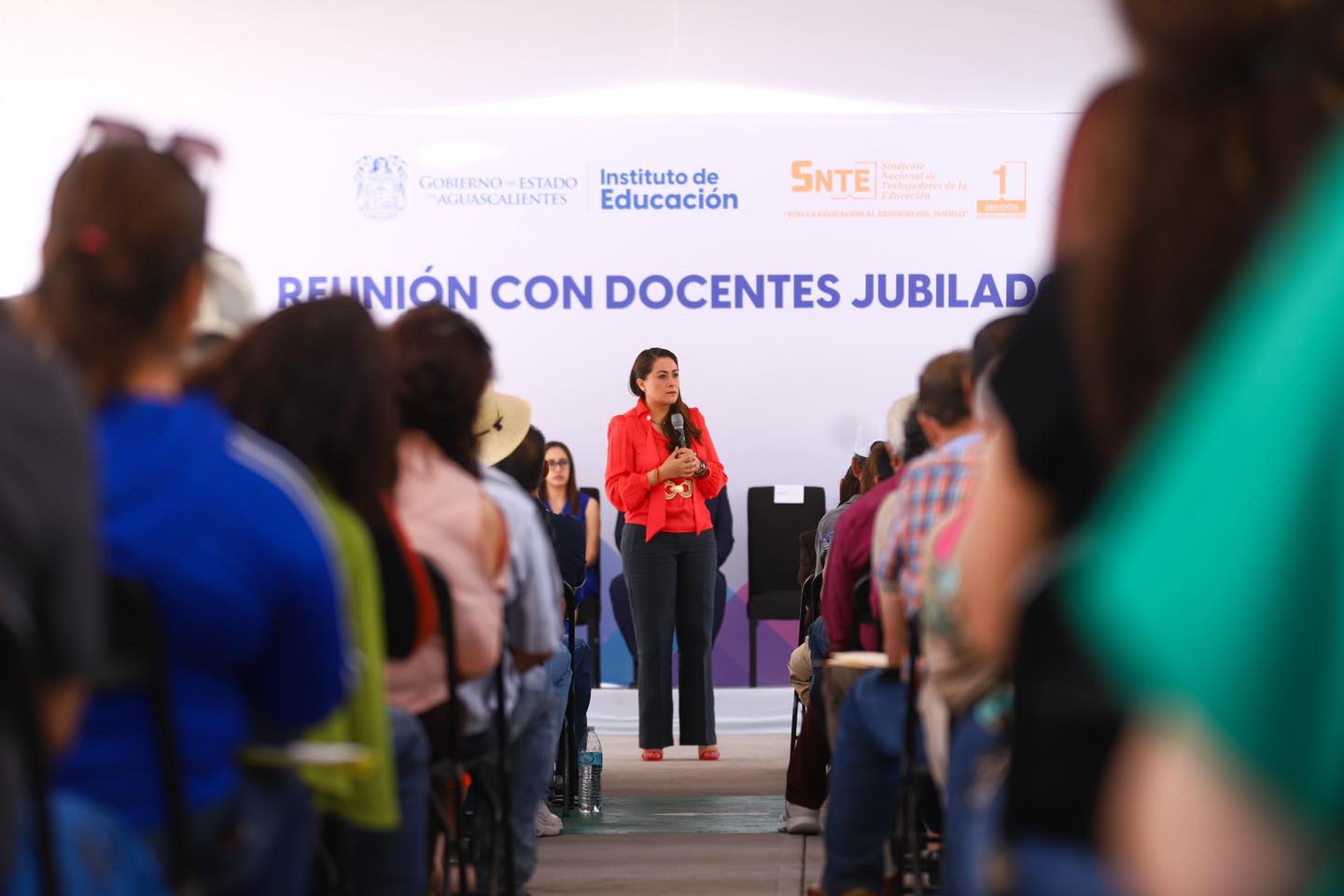 RECONOCE TERE JIMÉNEZ LEGADO DE DOCENTES JUBILADOS EN LA CONSTRUCCIÓN DE UN MEJOR AGUASCALIENTES