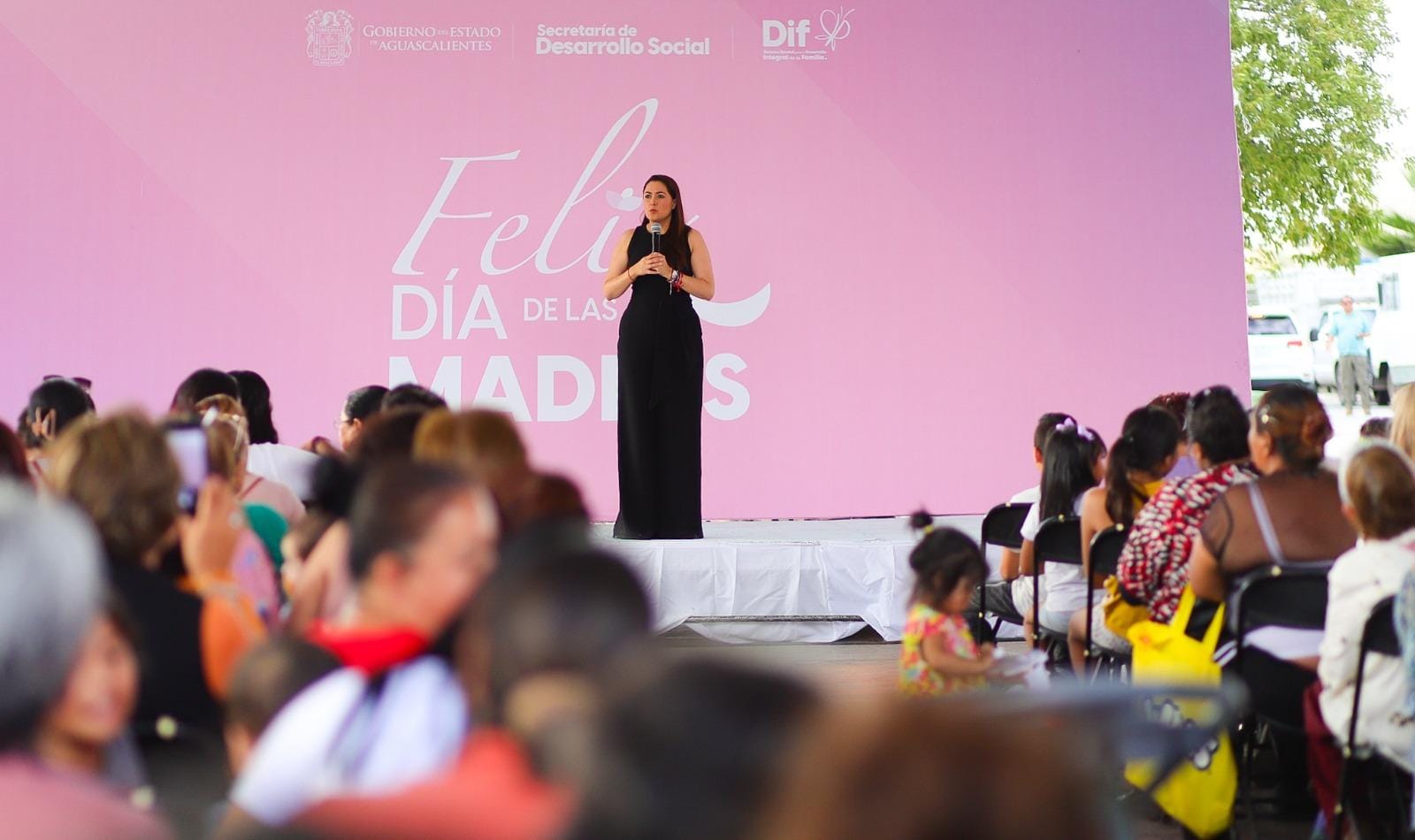 TERE JIMÉNEZ ENCABEZA FESTEJO POR EL DÍA DE LAS MADRES