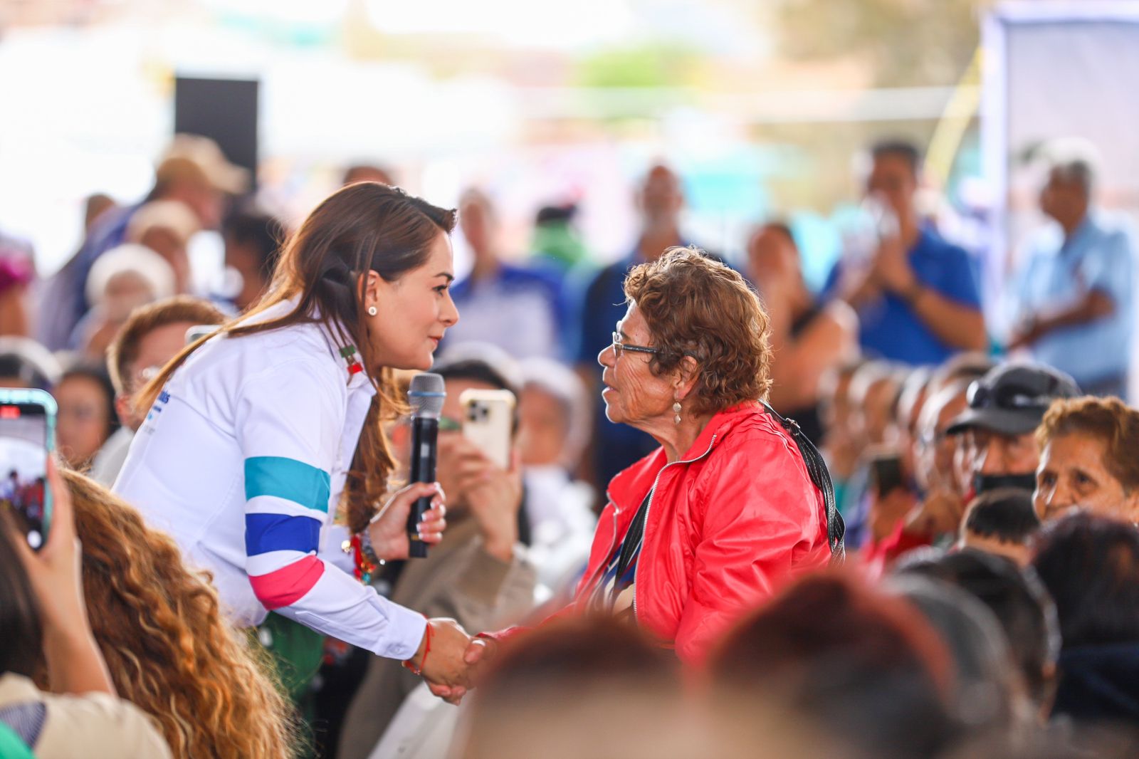 TERE JIMÉNEZ REANUDA EL PROGRAMA “GOBERNADORA CERCA DE TI” EN LA COLONIA INSURGENTES