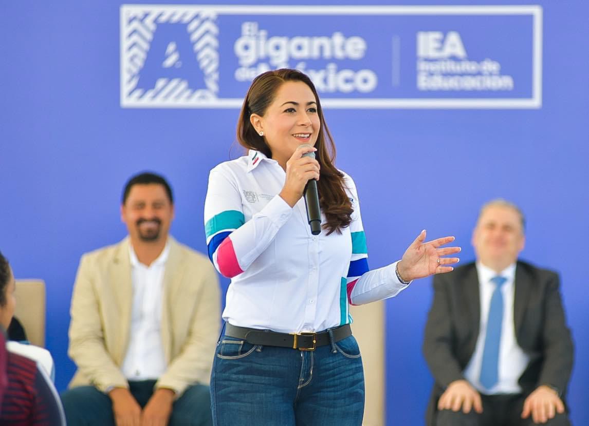 REALIZA TERE JIMÉNEZ INTENSA GIRA DE TRABAJO EN PABELLÓN DE ARTEAGA; ENTREGÓ OBRA PÚBLICA Y ARRANCÓ LA CONSTRUCCIÓN DE NUEVA CLÍNICA DEL SEGURO POPULAR AGUASCALIENTES