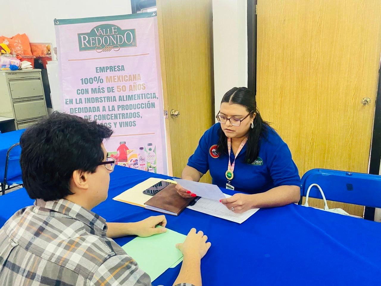 TRABAJO PARA OPERARIOS, TÉCNICOS Y PROFESIONISTAS EN LA COLONIA PALOMINO DENA ESTE LUNES