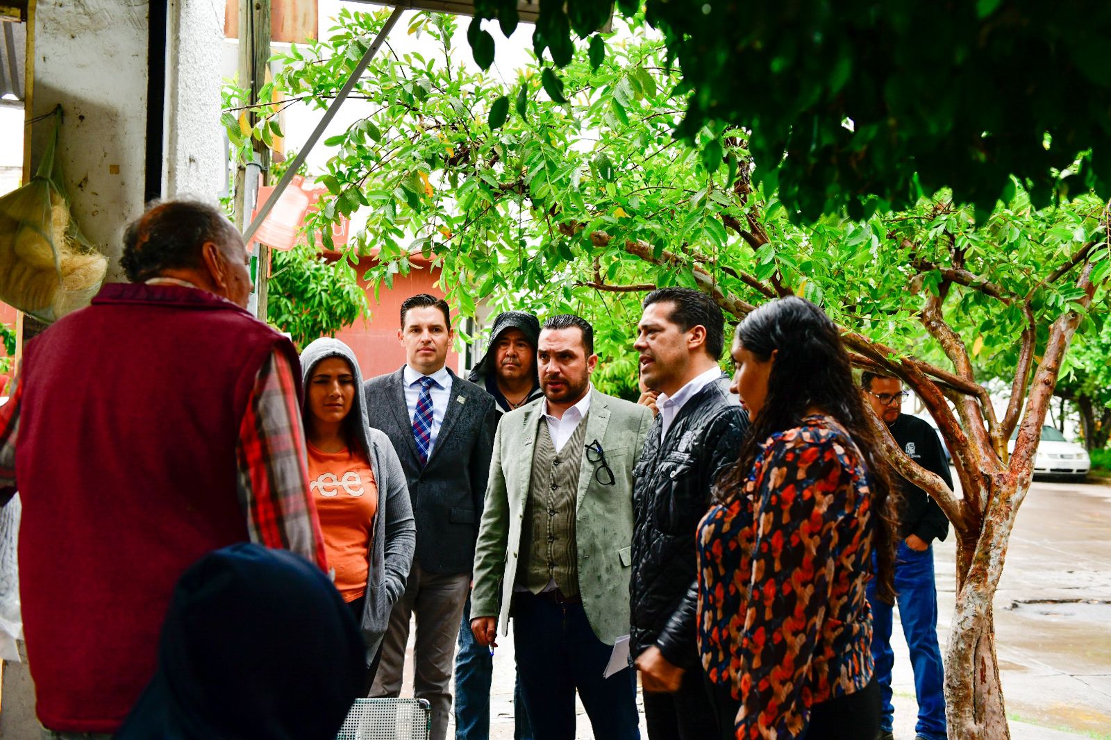 AUTORIDADES ESTATALES Y MUNICIPALES ATIENDEN NECESIDADES DE VECINOS AFECTADOS POR LAS LLUVIAS