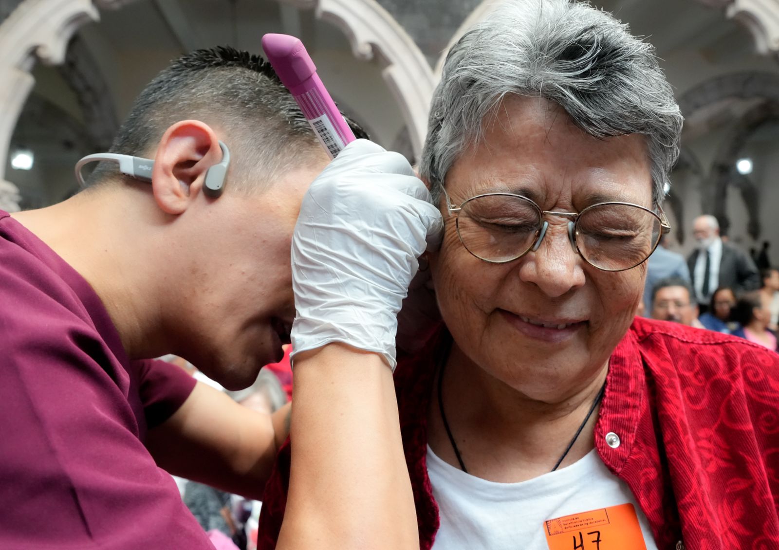 A PARTIR DE HOY, 267 PERSONAS VOLVERÁN A ESCUCHAR GRACIAS A UN APARATO AUDITIVO