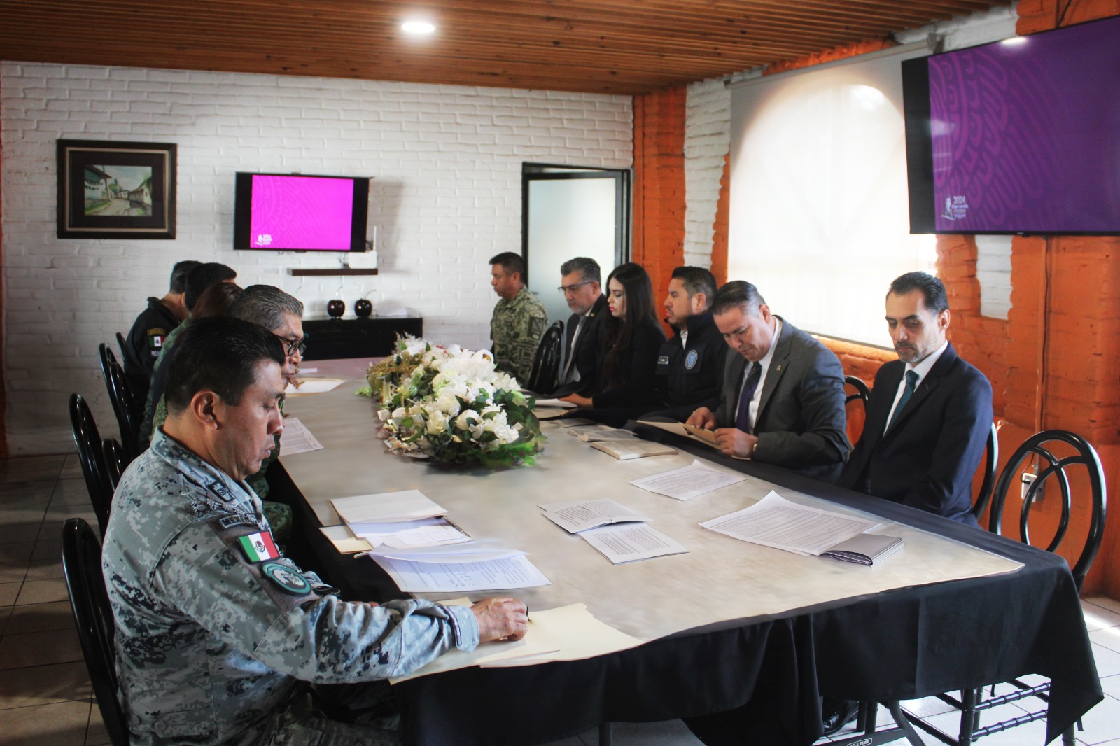 ENCABEZA TERE JIMÉNEZ REUNIÓN PARA FORTALECER EL BLINDAJE REGIONAL; PARTICIPARON AUTORIDADES FEDERALES Y ESTATALES