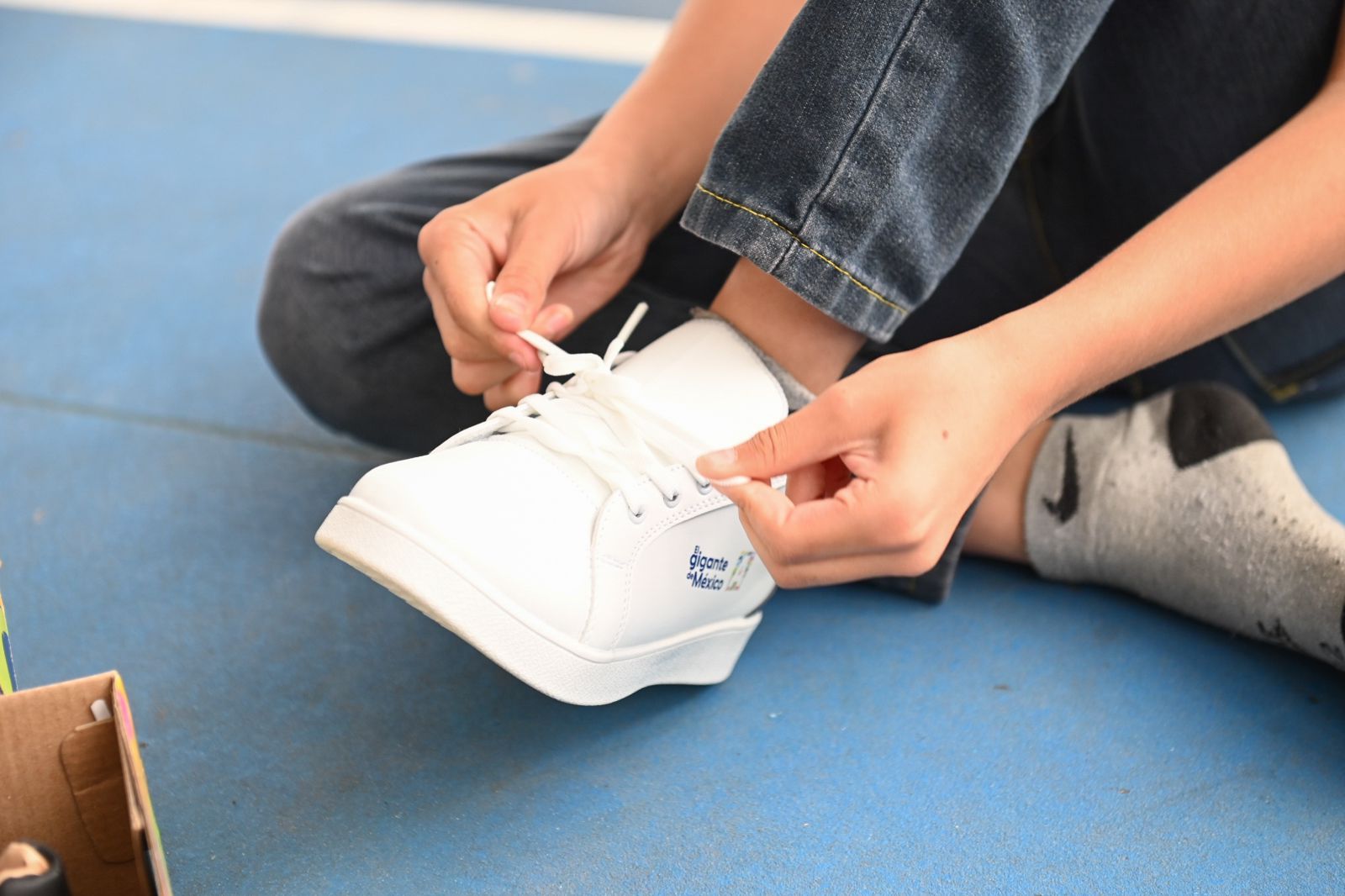 MÁS FAMILIAS SON BENEFICIADAS CON LA ENTREGA DE ÚTILES QUE REALIZA LA GOBERNADORA TERE JIMÉNEZ POR TODO EL ESTADO