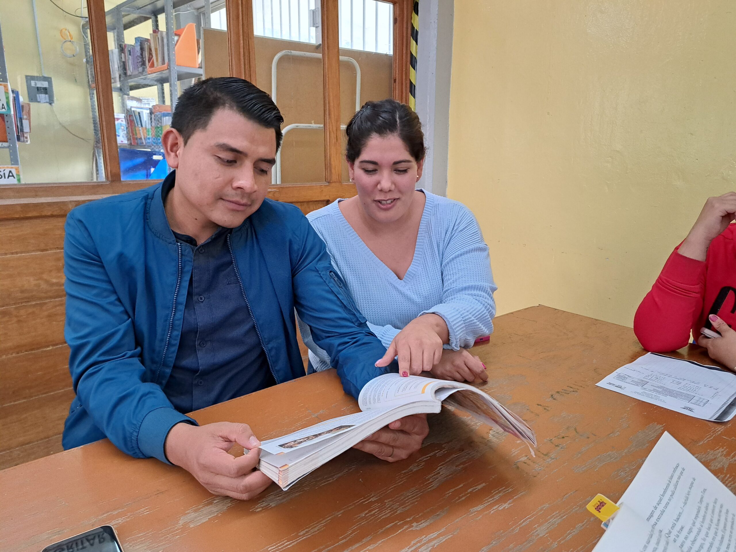 EDUCADORES COMUNITARIOS DE CONAFE PODRÁN ACCEDER A BECAS COMPLETAS PARA ESTUDIAR PEDAGOGÍA