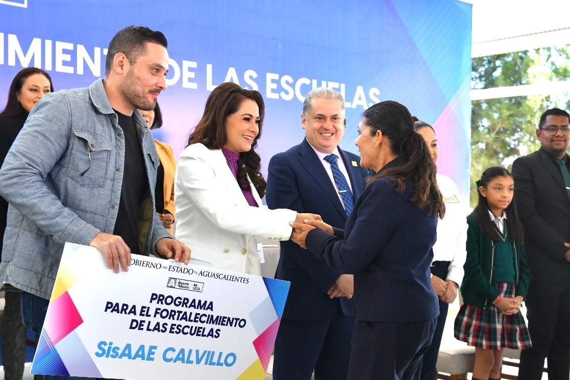 ENTREGA TERE JIMÉNEZ 50 MILLONES DE PESOS PARA MEJORAR ESCUELAS DE EDUCACIÓN BÁSICA