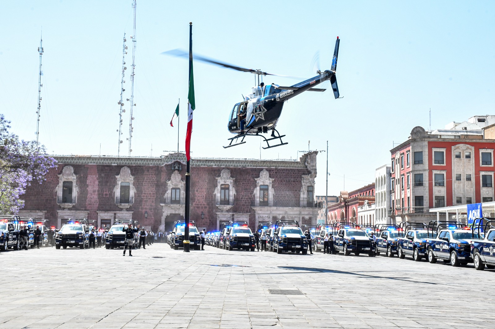 LEO MONTAÑEZ DIO BANDERAZO DE SALIDA A LAS 100 NUEVAS PATRULLAS QUE DARÁN MAYOR SEGURIDAD Y TRANQUILIDAD A LAS FAMILIAS DE AGUASCALIENTES