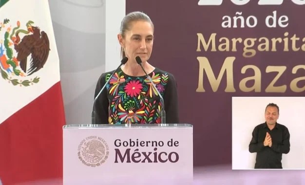 Ante cientos de personas planteó que 1.1 millones de personas en Hidalgo son beneficiaras de Programas para el Bienestar. Foto captura de pantalla de la transmisión