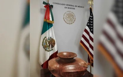 La vasija restituida representa cuatro granos de cacao y pertenece a la tradición Comala. Foto INAH