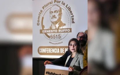 veronica ruffo Veronica Ruffo fue a visitar a su padre, quien desde mediados de julio se encuentra preso en esta cárcel de máxima seguridad; la hija del ex mandatario se hizo acompañar de Guadalupe Acosta Naranjo, dirigente nacional Somos MX. Foto: Luis Castillo