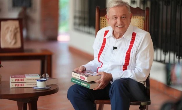 amlo López Obrador abordó en "Pueblo" las acusaciones de Estados Unidos contra políticos mexicanos. Foto tomada de la cuenta de X @lopezobrador_
