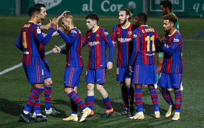 Imagen de archivo de jugadores del Barcelona. Foto Ap