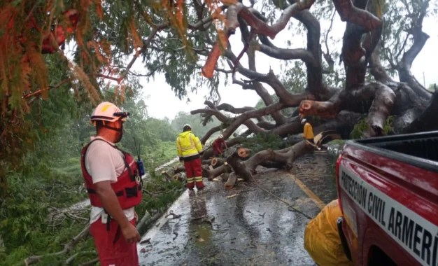 Afectaciones en Colima tras el paso del huracán Simon. Foto PC de Colima