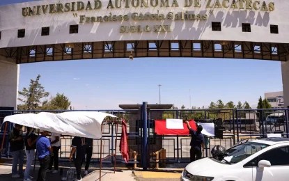 uaz Personal de la UAZ denuncian intimidación policial en Derecho por paro de primas. Foto: Cuartoscuro